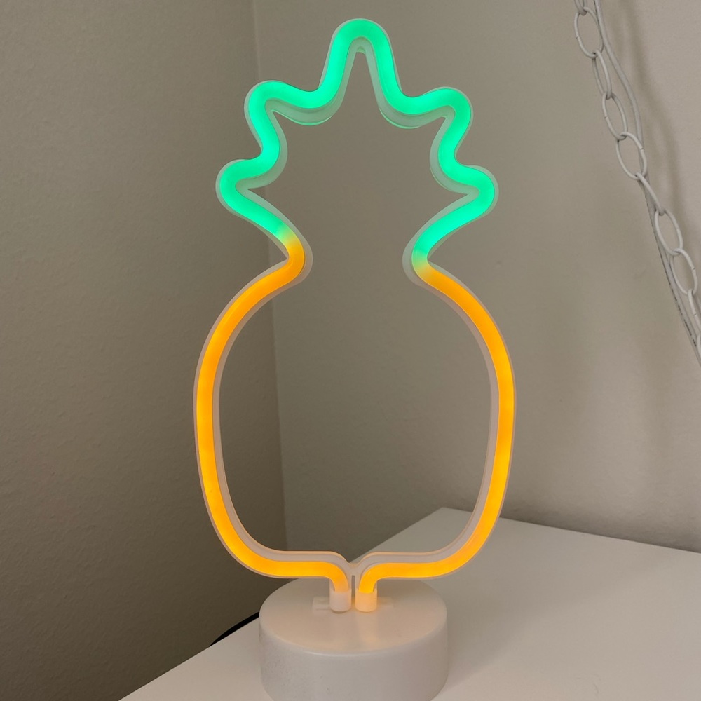 LED Pineapple Light